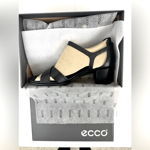 Ecco Black Leather Shape 35 Sandal 2.25” Block Heel Ankle Strap EU 41 US… - Picture 8 of 12